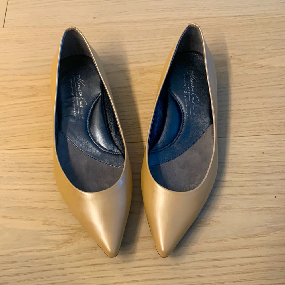 Kenneth Cole Tan Flats